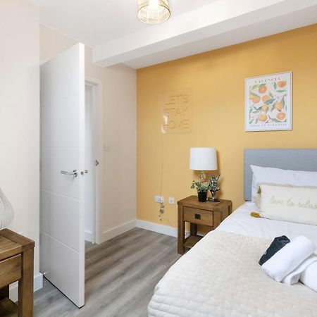 Ipswich Town Center Gem Sleep 5 Apartment Exterior photo